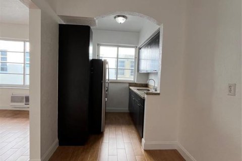 Condominio en Miami Beach, Florida, 3 habitaciones № 2368460