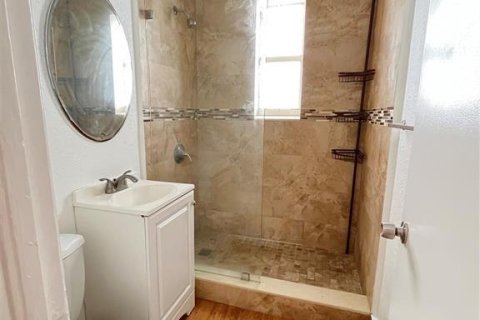 Снять в аренду кондоминиум в Майами-Бич, Флорида 3 комнаты, 41.25м2, № 2368460 - фото 6