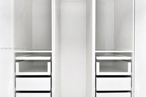 Copropriété à vendre à Miami, Floride: 1 chambre, 72.28 m2 № 2052397 - photo 17