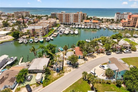Terreno en venta en Madeira Beach, Florida № 2314138 - foto 13