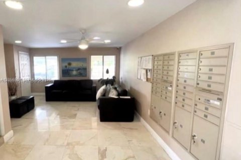 Copropriété à louer à North Miami Beach, Floride: 2 chambres, 72.93 m2 № 2155956 - photo 14