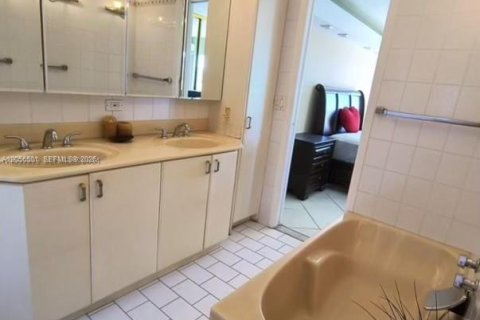 Copropriété à louer à North Miami Beach, Floride: 2 chambres, 72.93 m2 № 2155956 - photo 9