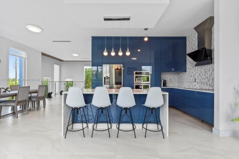 House in Key Largo, Florida 5 bedrooms, 228.82 sq.m. № 2013509 - photo 10