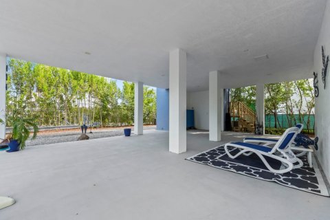 House in Key Largo, Florida 5 bedrooms, 228.82 sq.m. № 2013509 - photo 30