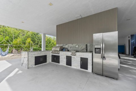 House in Key Largo, Florida 5 bedrooms, 228.82 sq.m. № 2013509 - photo 26