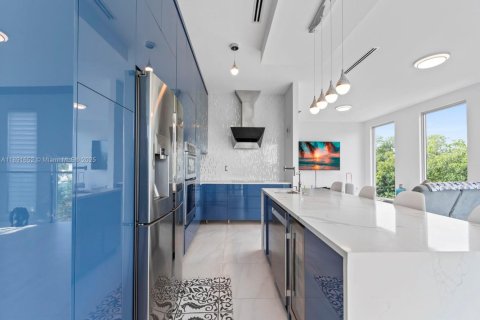 House in Key Largo, Florida 5 bedrooms, 228.82 sq.m. № 2013509 - photo 8