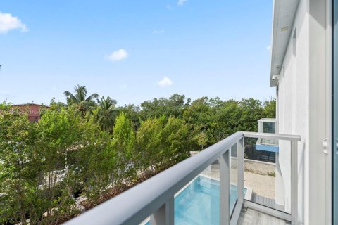 House in Key Largo, Florida 5 bedrooms, 228.82 sq.m. № 2013509 - photo 20