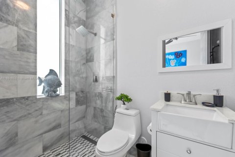 House in Key Largo, Florida 5 bedrooms, 228.82 sq.m. № 2013509 - photo 19