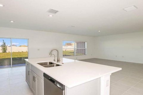 House in Hudson, Florida 3 bedrooms, 172.15 sq.m. № 1905230 - photo 6