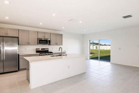 House in Hudson, Florida 3 bedrooms, 172.15 sq.m. № 1905230 - photo 5