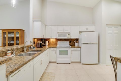 Townhouse in Boynton Beach, Florida 2 bedrooms, 131.64 sq.m. № 2086727 - photo 13