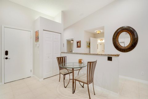 Townhouse in Boynton Beach, Florida 2 bedrooms, 131.64 sq.m. № 2086727 - photo 15