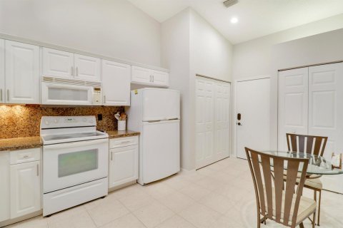 Townhouse in Boynton Beach, Florida 2 bedrooms, 131.64 sq.m. № 2086727 - photo 10