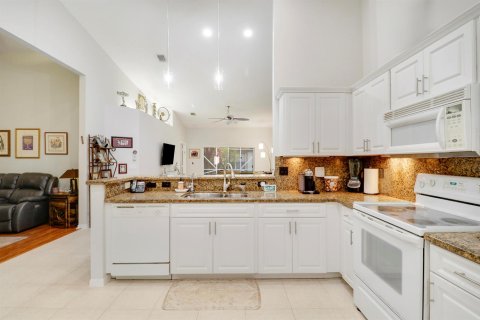 Townhouse in Boynton Beach, Florida 2 bedrooms, 131.64 sq.m. № 2086727 - photo 18