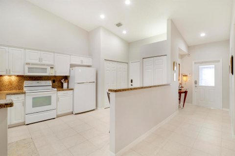 Townhouse in Boynton Beach, Florida 2 bedrooms, 131.64 sq.m. № 2086727 - photo 9