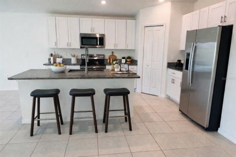 Villa ou maison à louer à Wimauma, Floride: 4 chambres, 179.77 m2 № 2125610 - photo 2