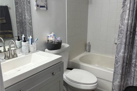 Condo in Homestead, Florida, 2 bedrooms  № 1966053 - photo 11