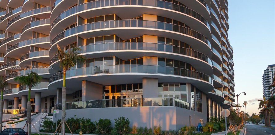 Condo in Miami, Florida, 1 bedroom  № 2052870