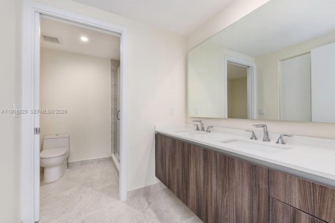 Condo in Miami, Florida, 1 bedroom  № 2052870 - photo 19