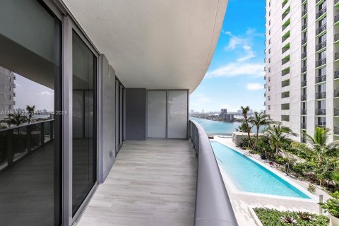 Condo in Miami, Florida, 1 bedroom  № 2052870 - photo 12