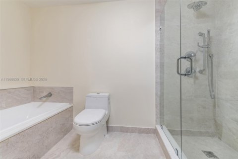 Condo in Miami, Florida, 1 bedroom  № 2052870 - photo 20