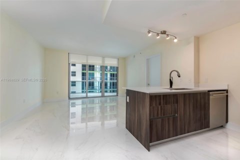 Condo in Miami, Florida, 1 bedroom  № 2052870 - photo 16