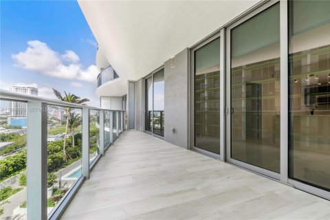 Condo in Miami, Florida, 1 bedroom  № 2052870 - photo 13