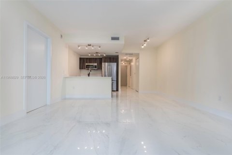 Condo in Miami, Florida, 1 bedroom  № 2052870 - photo 14