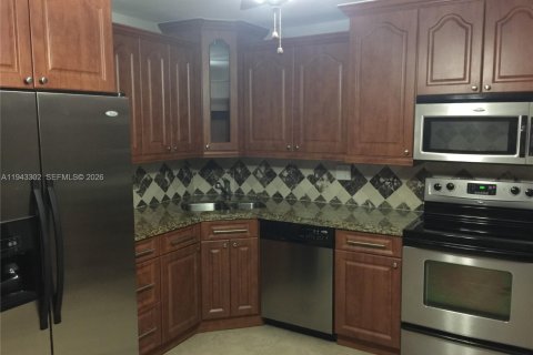 Townhouse in Miami, Florida 2 bedrooms, 107.02 sq.m. № 2000299