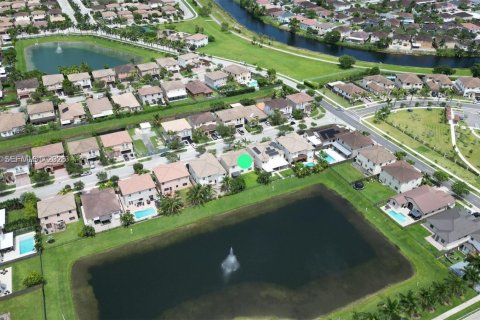 Casa en alquiler en Miami, Florida, 5 dormitorios, 233.56 m2 № 2027434 - foto 28