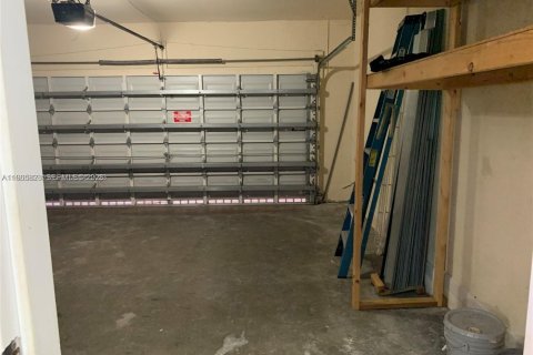 Casa en alquiler en Miami, Florida, 5 dormitorios, 233.56 m2 № 2027434 - foto 22