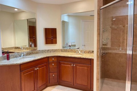 Condo in Lakewood Ranch, Florida, 2 bedrooms  № 2259552 - photo 17