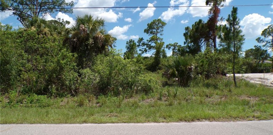 Terrain à North Port, Floride № 2167818
