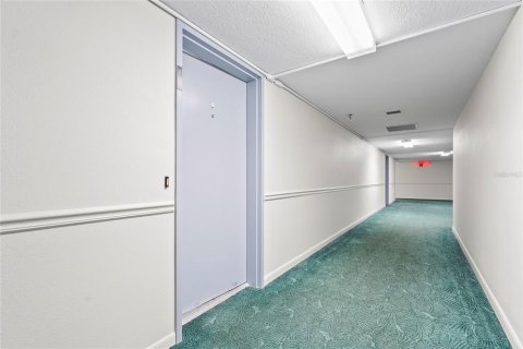 Condo in Port Charlotte, Florida, 1 bedroom  № 1734222 - photo 22