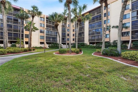 Condo in Port Charlotte, Florida, 1 bedroom  № 1734222 - photo 25