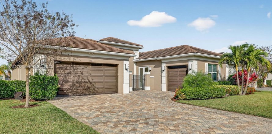 Casa en Port St. Lucie, Florida 3 dormitorios, 288.74 m2 № 1984186