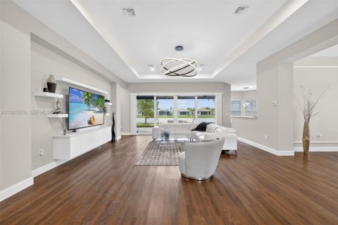 Casa en venta en Port St. Lucie, Florida, 3 dormitorios, 288.74 m2 № 1984186 - foto 5