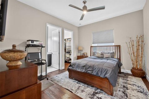 Casa en venta en Port St. Lucie, Florida, 3 dormitorios, 288.74 m2 № 1984186 - foto 25