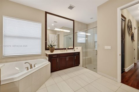 Casa en venta en Port St. Lucie, Florida, 3 dormitorios, 288.74 m2 № 1984186 - foto 24