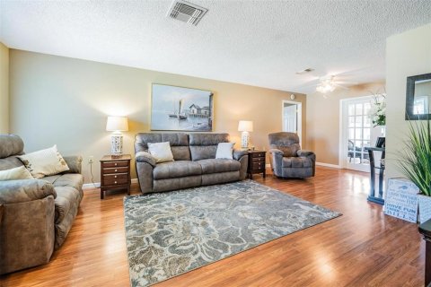 Casa en venta en Port Richey, Florida, 2 dormitorios, 135.08 m2 № 1918916 - foto 4