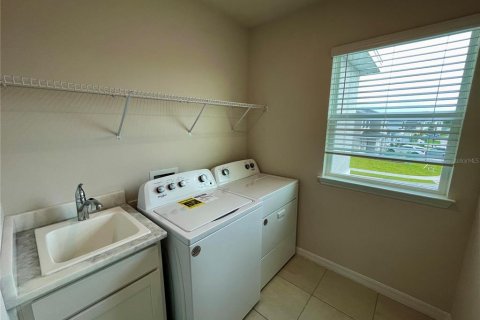 House in Parrish, Florida 4 bedrooms, 256.04 sq.m. № 2391507 - photo 30
