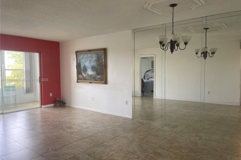 Купить кондоминиум в Санрайз, Флорида 2 спальни, 78.97м2, № 1929294 - фото 7