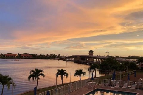 Condominio en alquiler en Englewood, Florida, 2 dormitorios, 128.58 m2 № 1911172 - foto 19