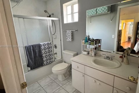 Снять в аренду кондоминиум в Майами, Флорида 3 спальни, 105.63м2, № 2032498 - фото 13