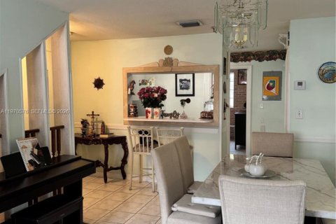 Снять в аренду кондоминиум в Майами, Флорида 3 спальни, 105.63м2, № 2032498 - фото 7