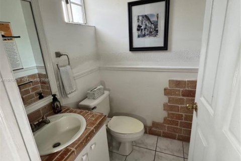 Снять в аренду кондоминиум в Майами, Флорида 3 спальни, 105.63м2, № 2032498 - фото 6