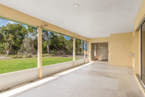 House in Port St. Lucie, Florida 3 bedrooms, 179.67 sq.m. № 2182750 - photo 21