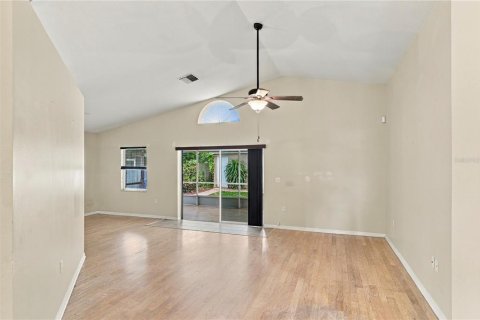 House in Brandon, Florida 3 bedrooms, 131.18 sq.m. № 2427168 - photo 5