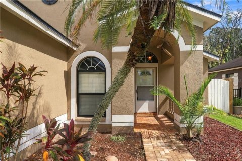 House in Brandon, Florida 3 bedrooms, 131.18 sq.m. № 2427168 - photo 3