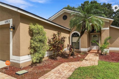 House in Brandon, Florida 3 bedrooms, 131.18 sq.m. № 2427168 - photo 2